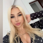 Sarah Gold 💛 18 blonde star avatar