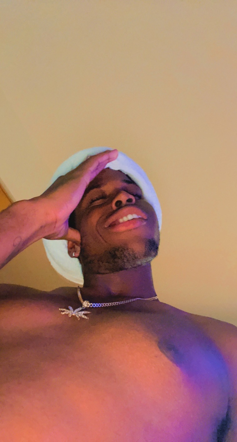 Bambidee 🥵🍃🍑🤌🏾 cover image