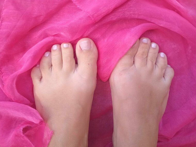 Eva_feet.with.love cover image