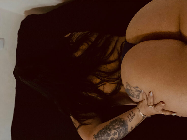abby barros💜 banner image