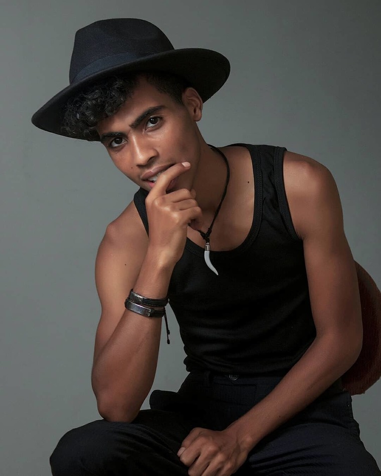 Adan Montero 🍎🌶 cover image