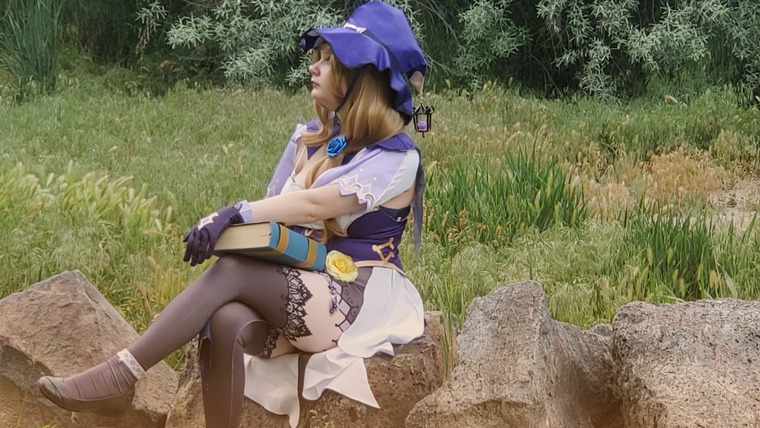 Bee banner image