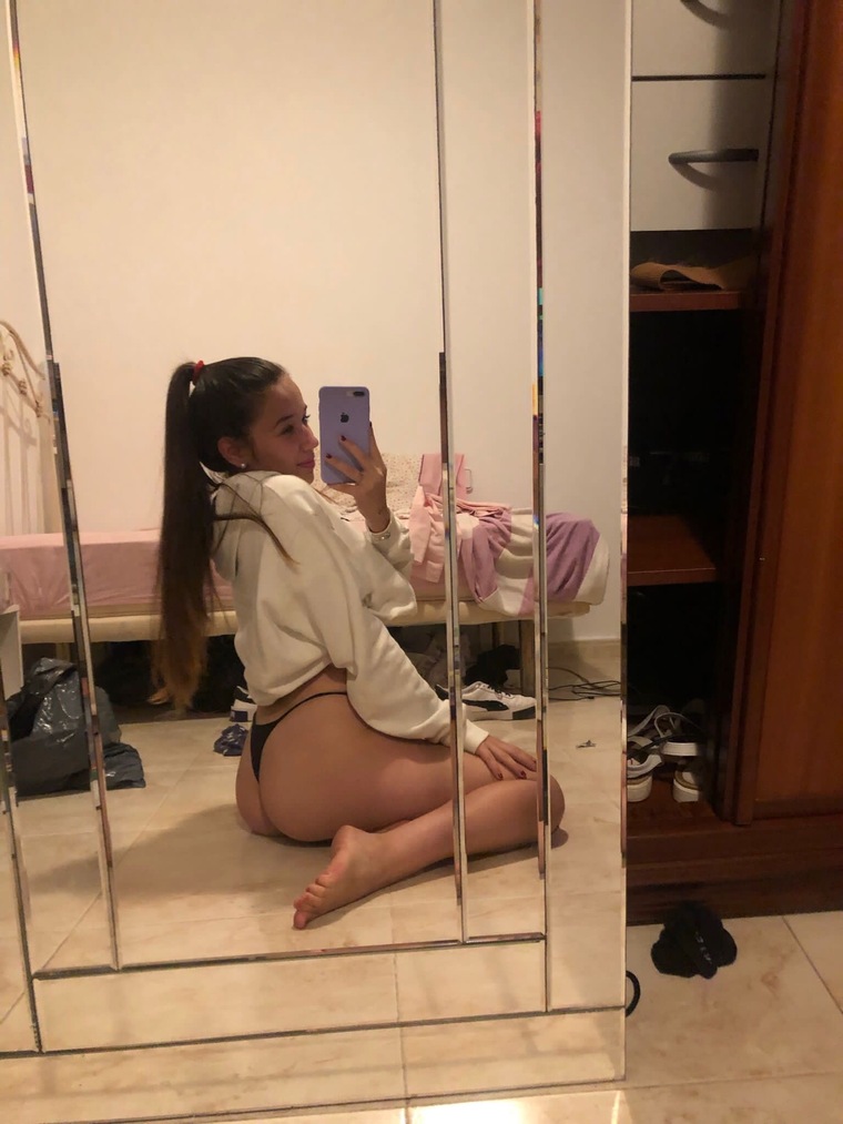 Foxyqueen cover image