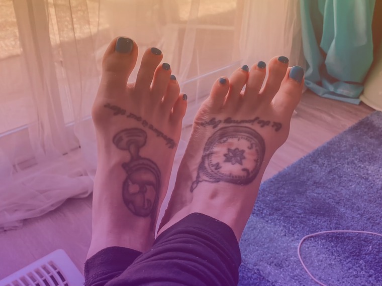 Val's Adventure Feet banner image