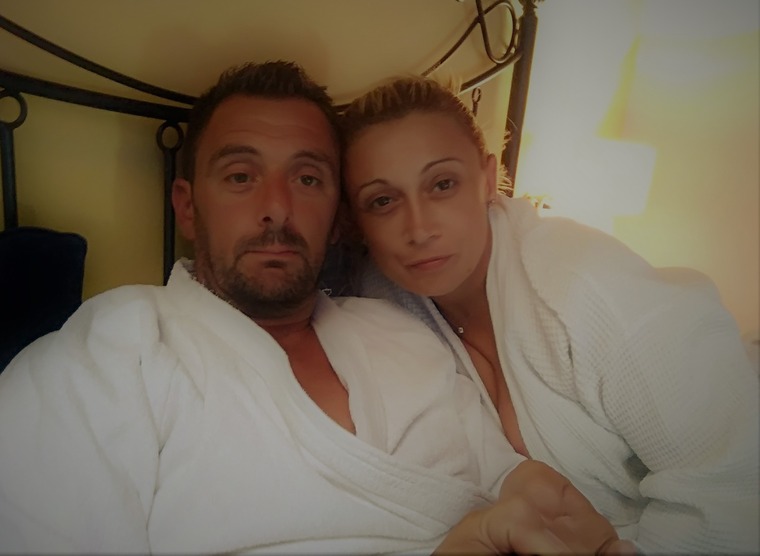 Pareja Agu y Mery cover image