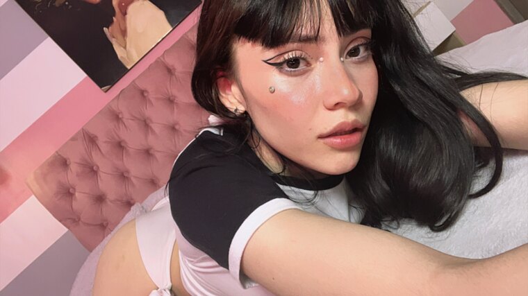 𝓐𝓴𝓲𝓻𝓪  𝗠🌸𝗻𝗿🌺𝗲 cover image