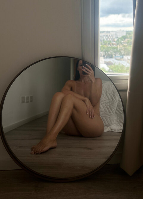 A NN A 💋 cover image
