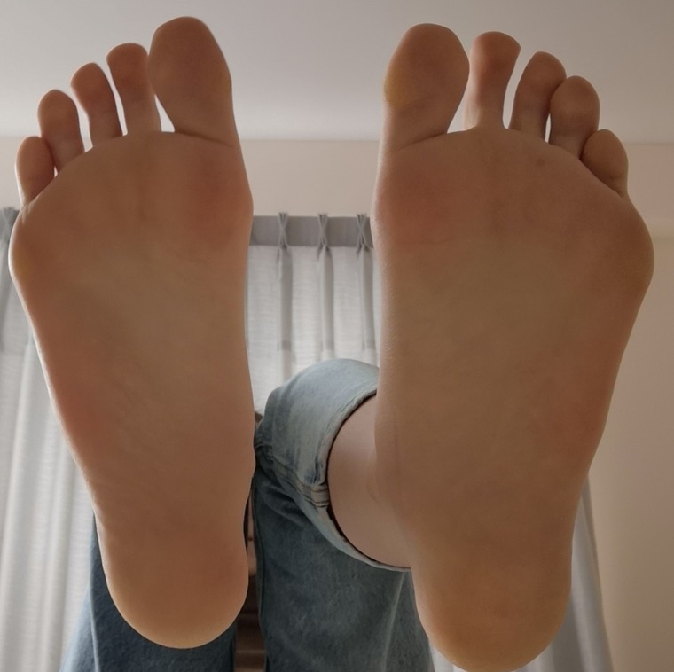 Ale feets cover image