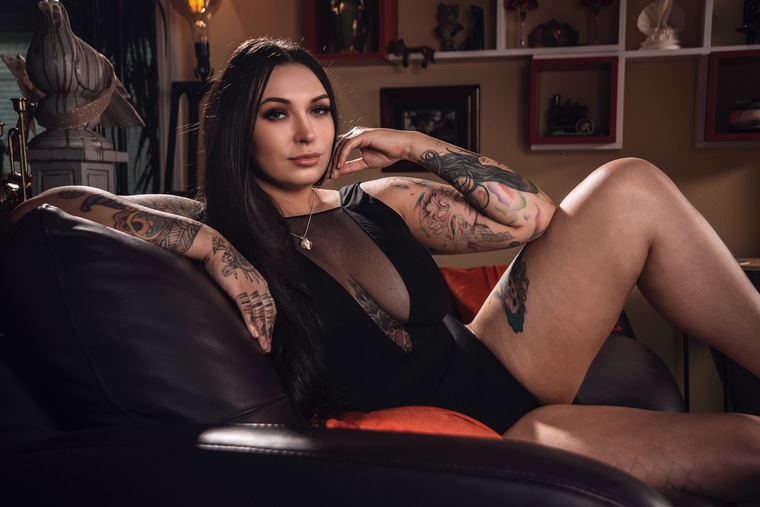 Alessa_rae banner image