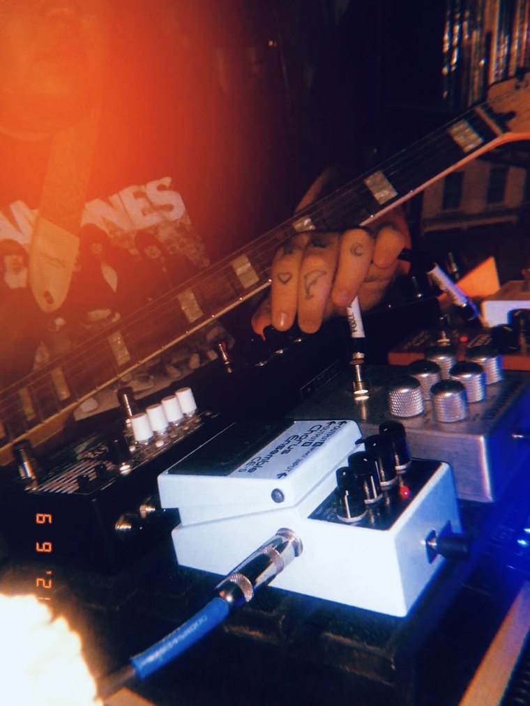 Alex León banner image