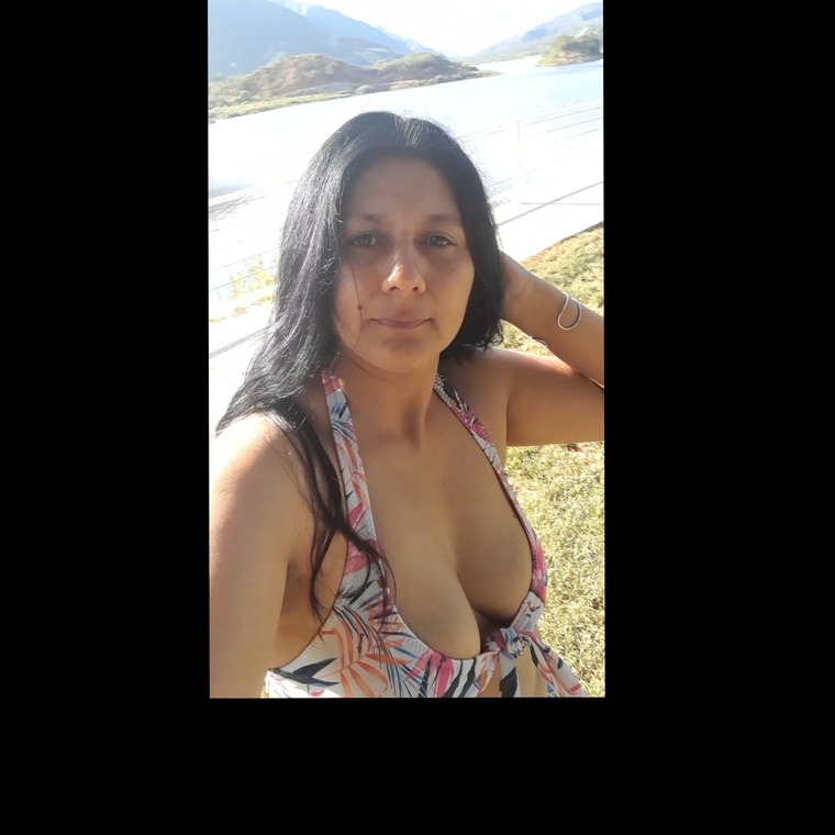 Aliz Rouus banner image
