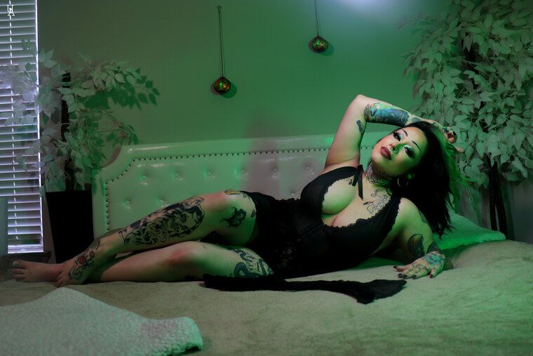 Alix LeMieux banner image