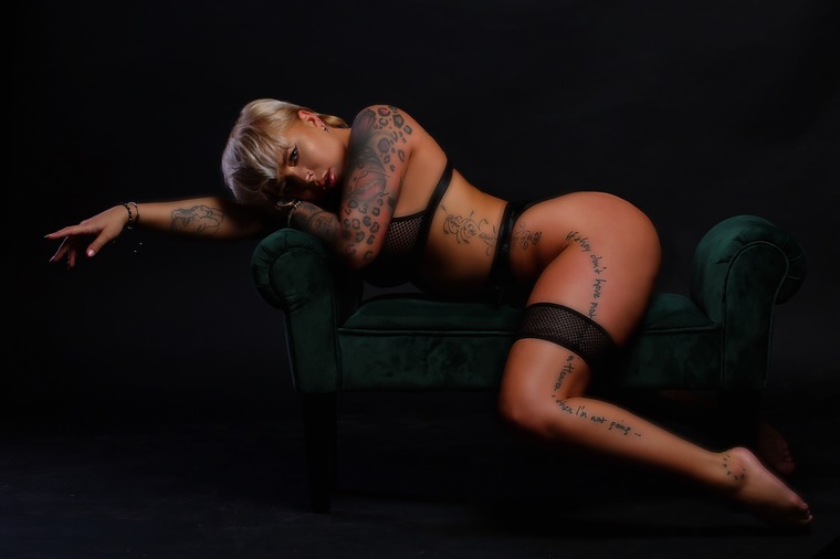 Allie Nicole banner image