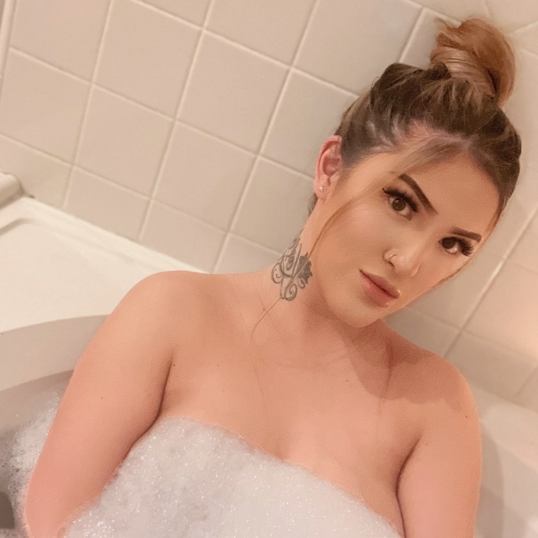 IzzyXxx banner image