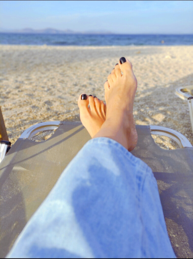 AllYouNeedIsMyToes banner image