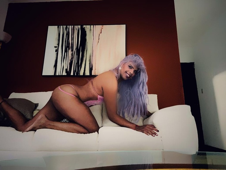 Amanda Batista banner image