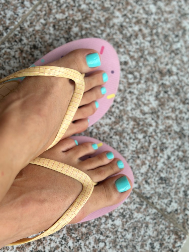 Amazing_feet123 cover image