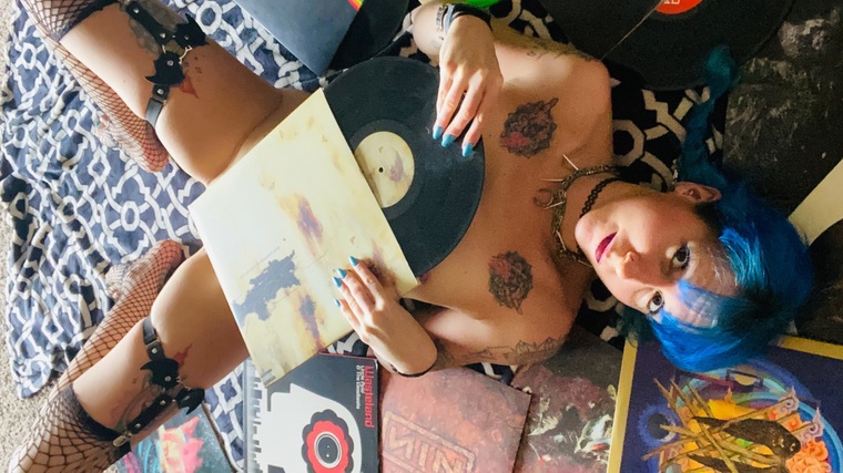 Amber Lee Roth banner image