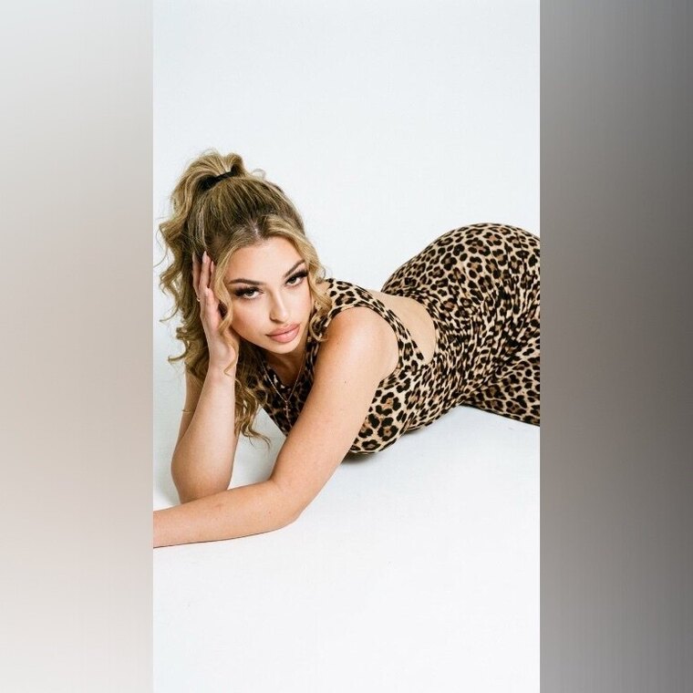 Amelia xoxx banner image