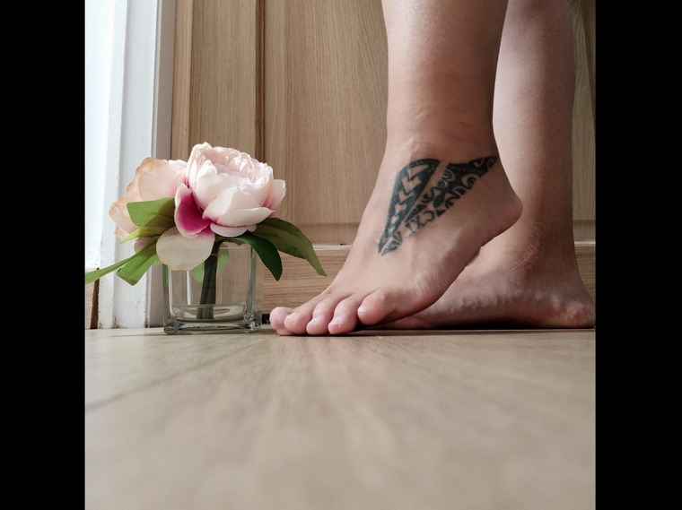 Amery Feet cover image