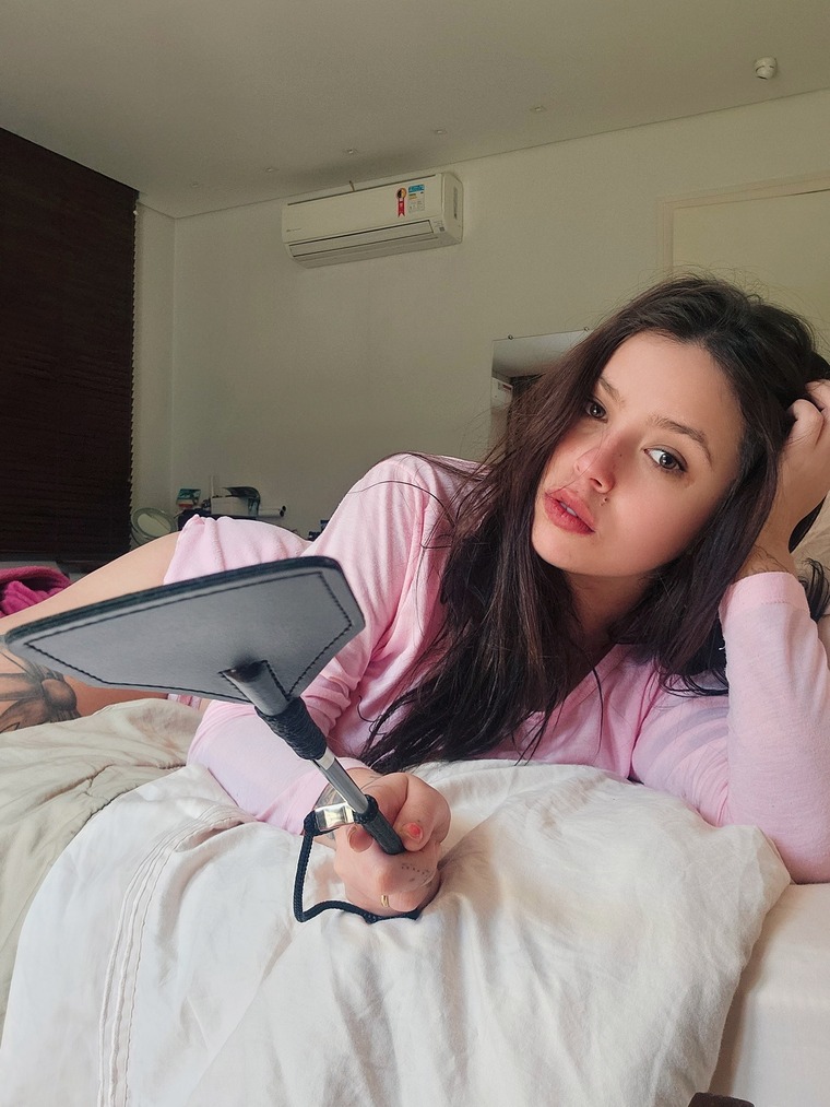 Queen_ amy banner image