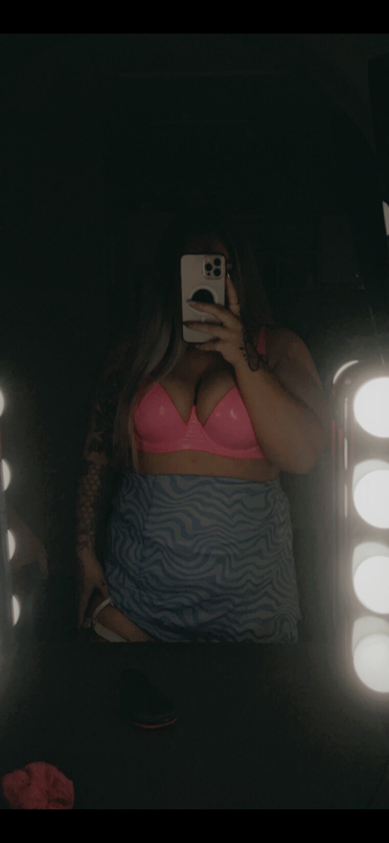 Tattoo blonde 🤤 cover image