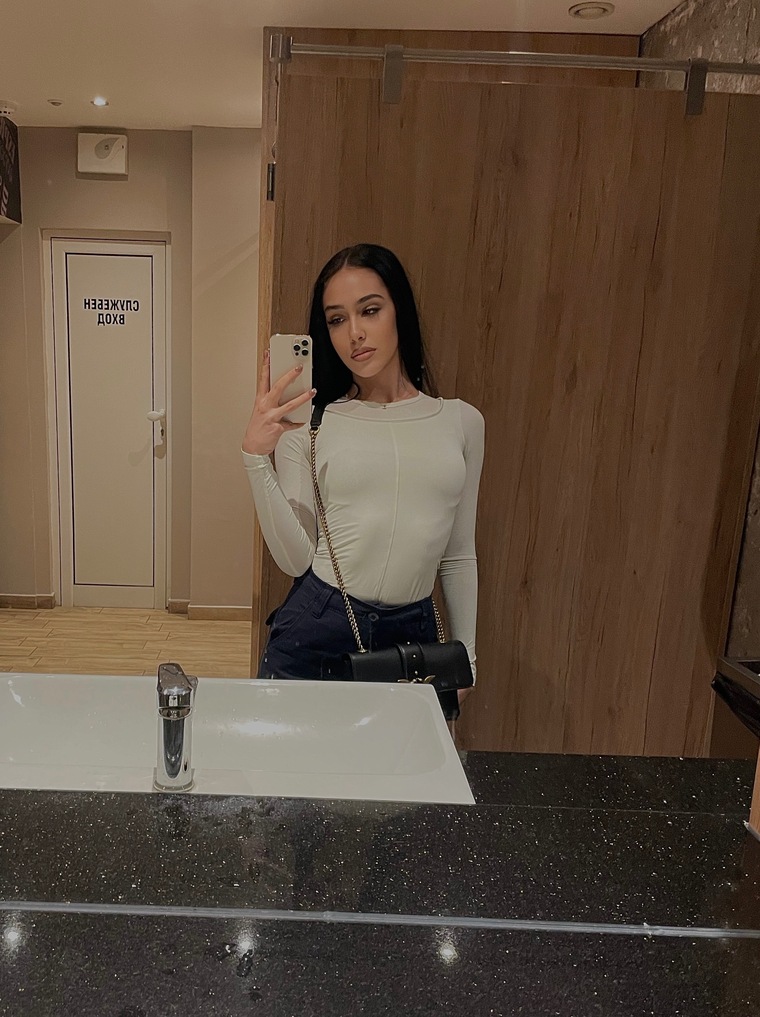 Angela Roba banner image