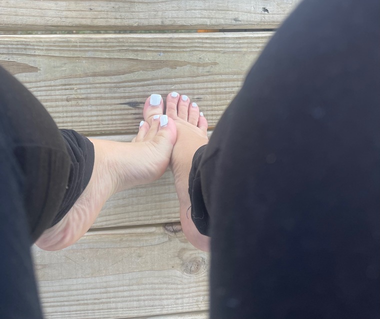 Angel Feet π banner image