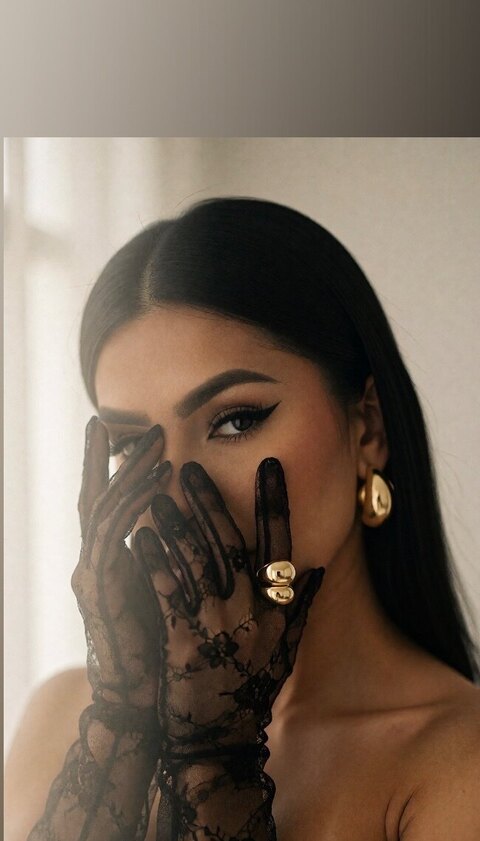 𝓐𝓷𝓰𝓮𝓵𝓲𝓬𝓪 cover image