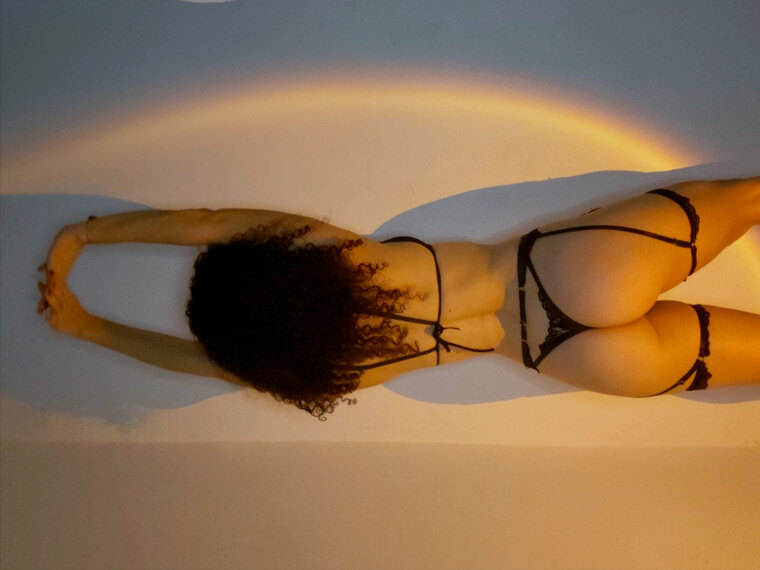 Angélica Nunes banner image