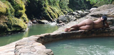 LATINA FREE DM cover image