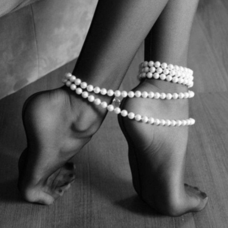 Aninha Feet cover image