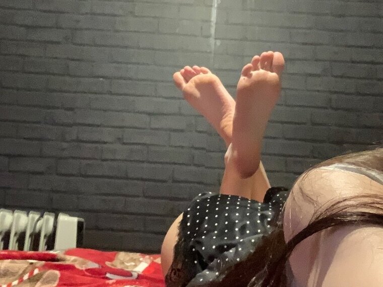 ANNALIESE👣 🍰 banner image