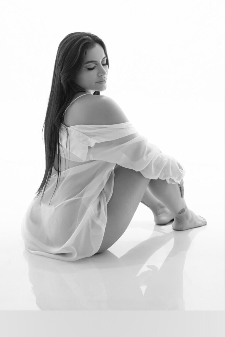 ANDREA DÍAZ cover image