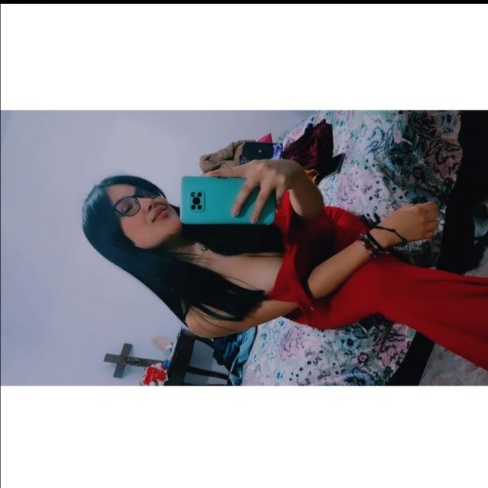 @anneross_oficial banner image