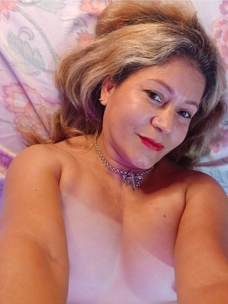 Sexy 🌛 luna banner image