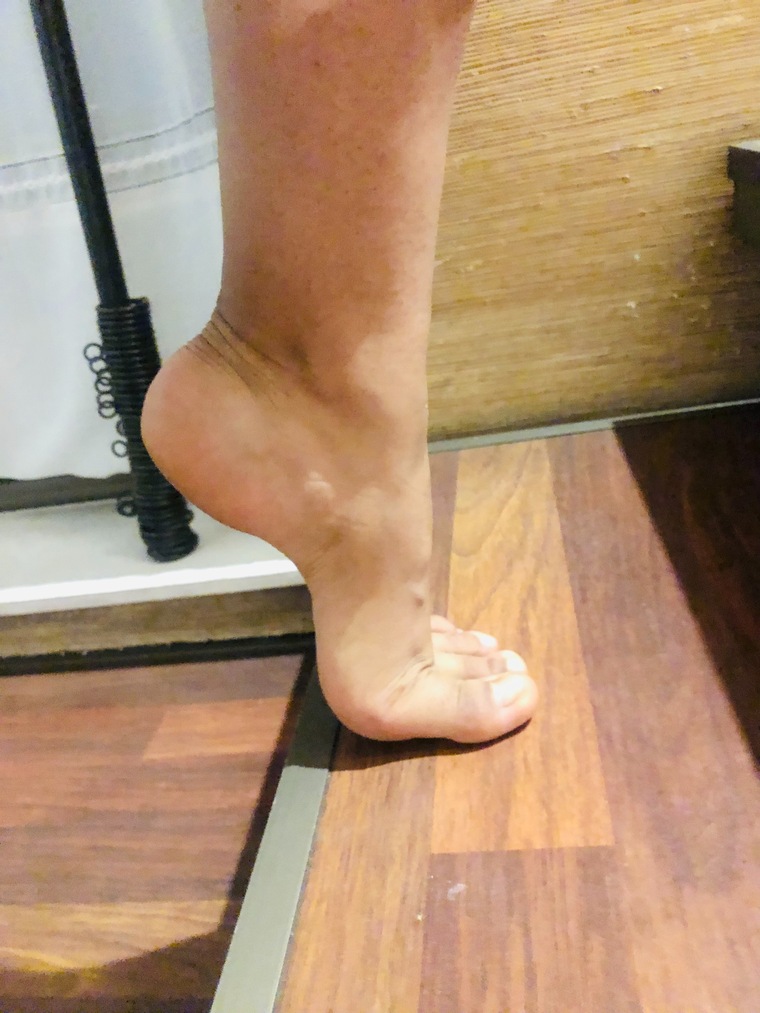 Antonia Feet cover image
