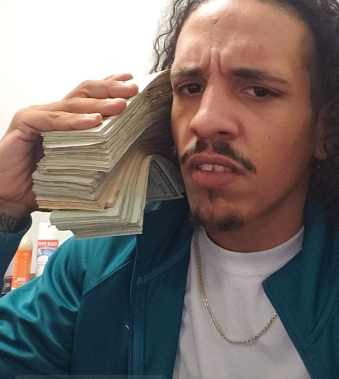 Antoniooo Longgg banner image