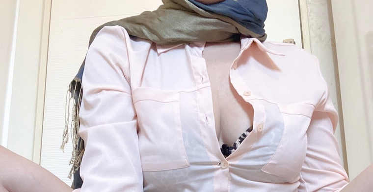 Hijabi Arab girl ๐ง๐ป banner image