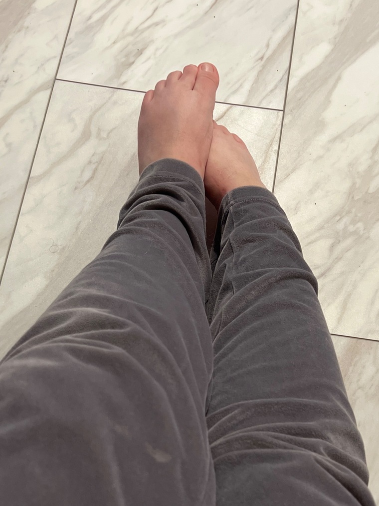 Arcticdesertprincess🦶📸 cover image