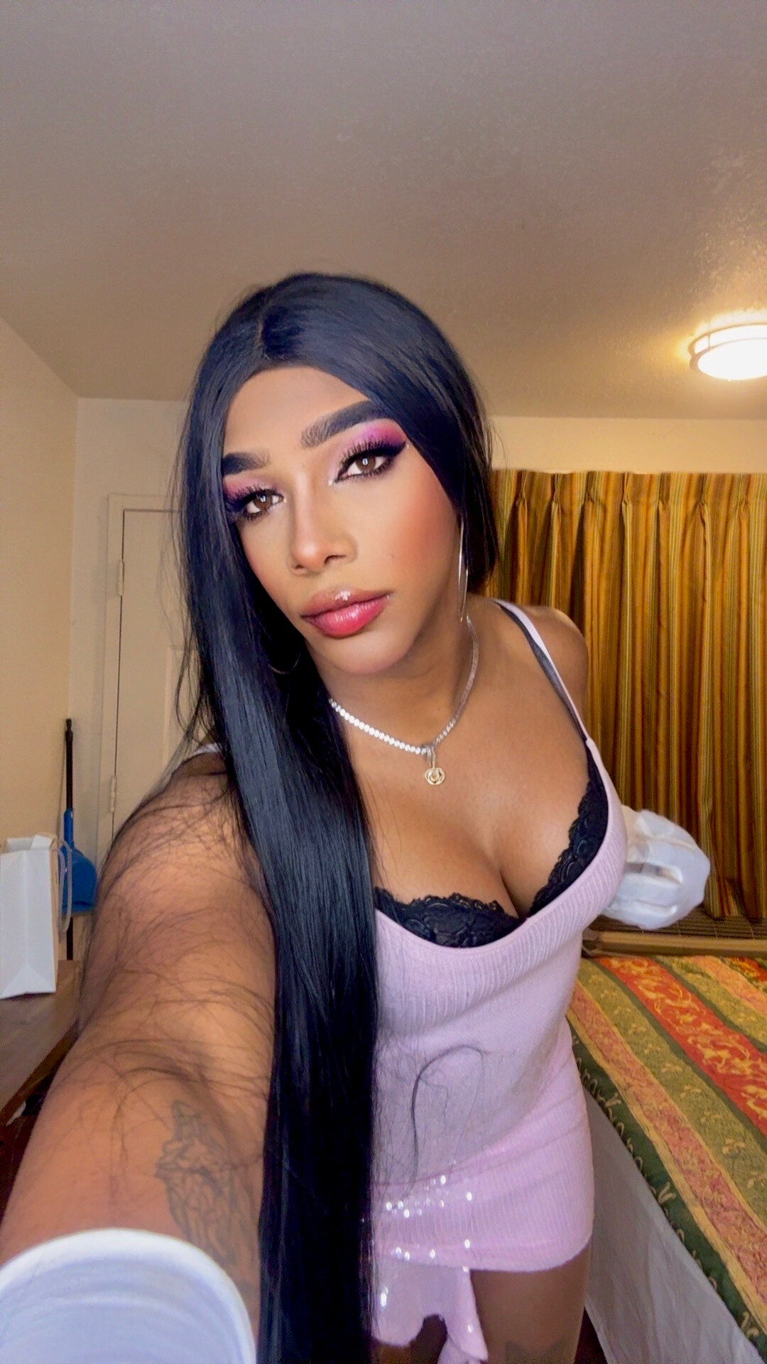 Arianny Pernett banner image