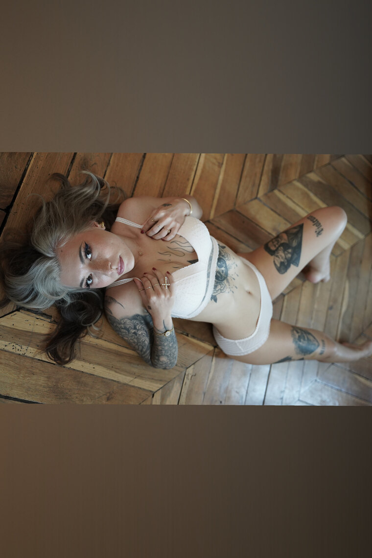 Ariia Guillard 🖤 #1 FRENCH GOTH 🔞 cover image