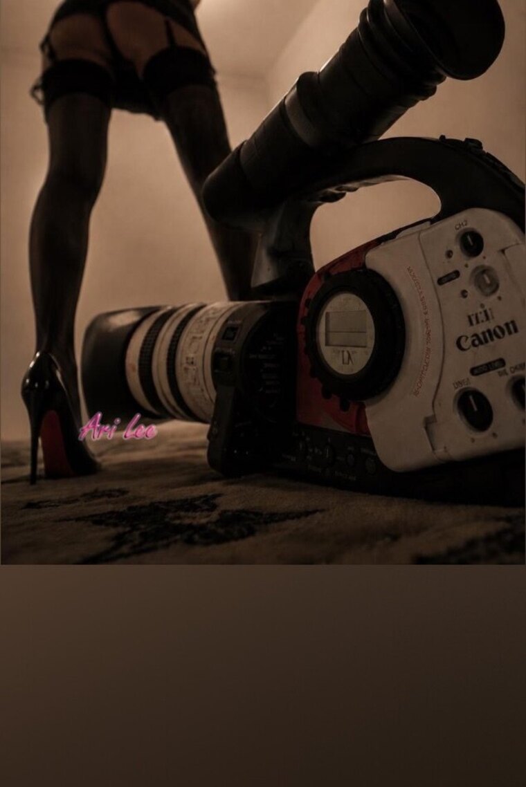 Ari Lee banner image