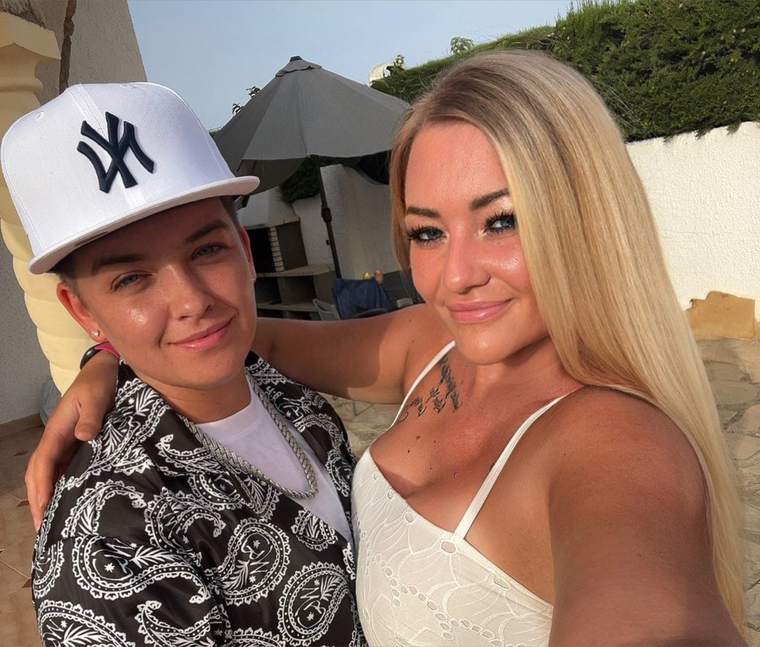 LESBIANS👅💦 banner image