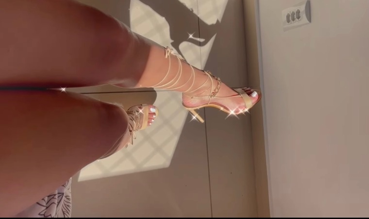 Your FAVORITE Asian FEET xx ππ¦Ά banner image
