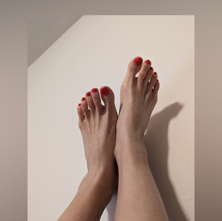 AsianMommyFeet cover image