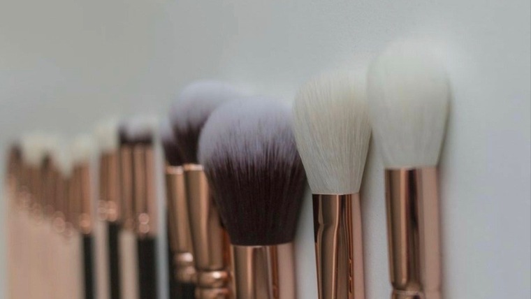 makeup artists_Ate cover image