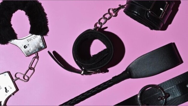 Athletic Male Feet banner image