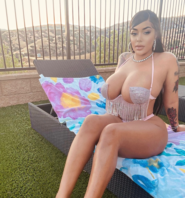 π BIGGEST TITS ON ONLYFANS π banner image