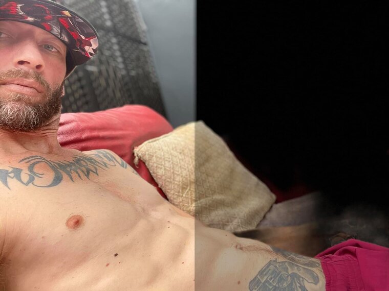 𝔸𝕌𝕊𝕊𝕀𝔼𝕀ℕ𝕂𝔼𝔻 cover image